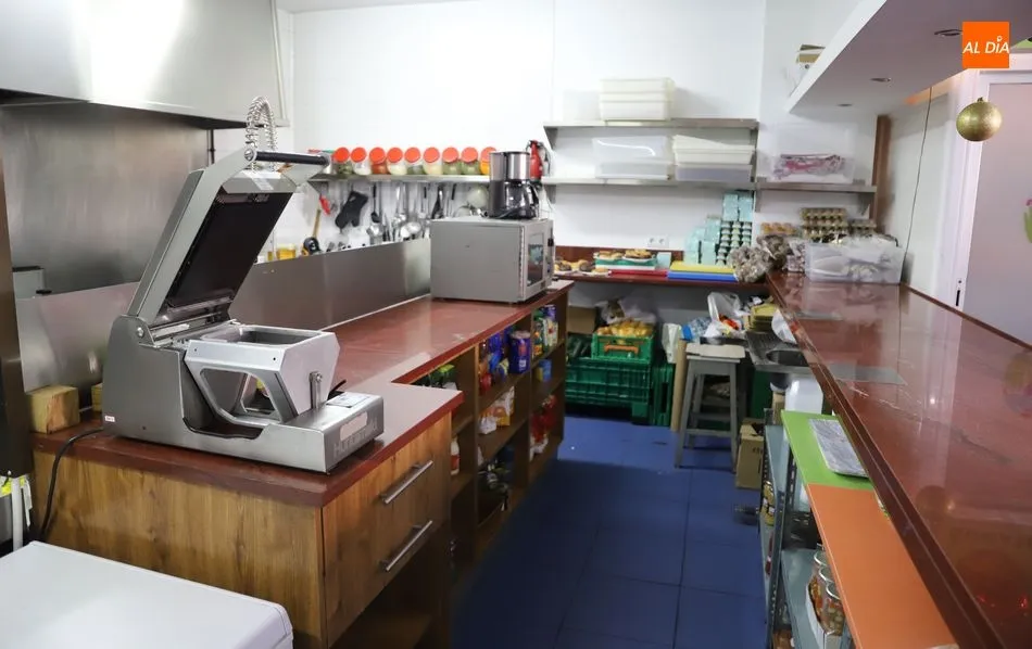 Foto 4 - El Comedor de los Pobres vuelve a ser un hogar en Nochebuena para un centenar de personas sin...
