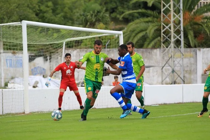 Acción del partido de pretemporada entre Unionistas y el Deportivo de la Coruña / Unionistas CF