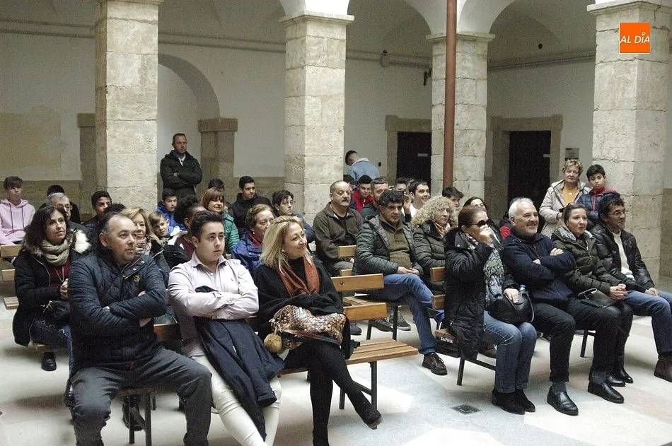 Foto 11 - Alumnos del Seminario celebran la Navidad en compa&ntilde;&iacute;a de profesores y padres  