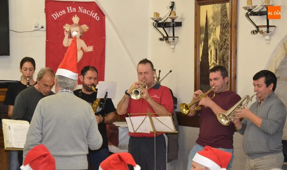 Foto 10 - Obispo T&eacute;llez y el Hospital de la Pasi&oacute;n reciben a la Banda de M&uacute;sica en la tarde de Nochebuena  