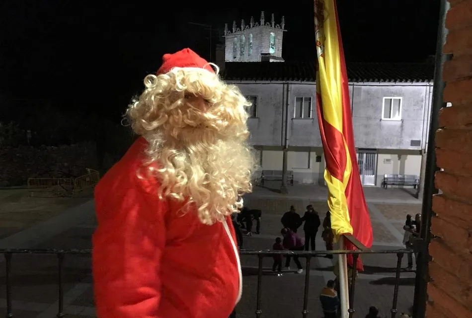 Foto 3 - Pap&aacute; Noel llena de ilusi&oacute;n Guadramiro con regalos para los ni&ntilde;os  