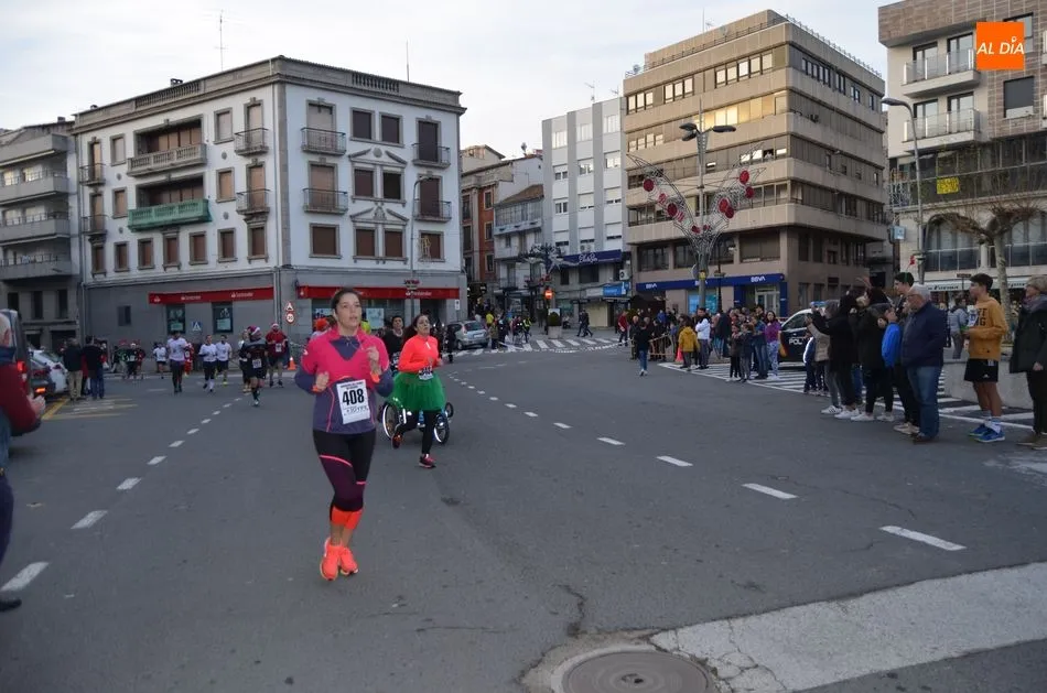 Foto 6 - Buen ambiente navide&ntilde;o en la tradicional Carrera del Pavo