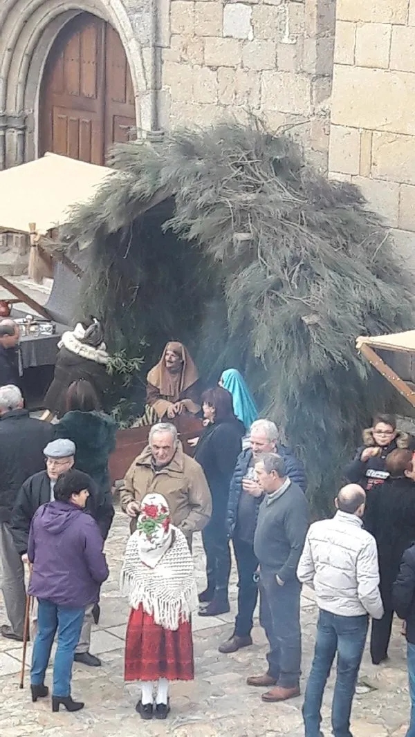 Foto 2 - Los vecinos de San Felices de los Gallegos protagonizan un bonito bel&eacute;n viviente  