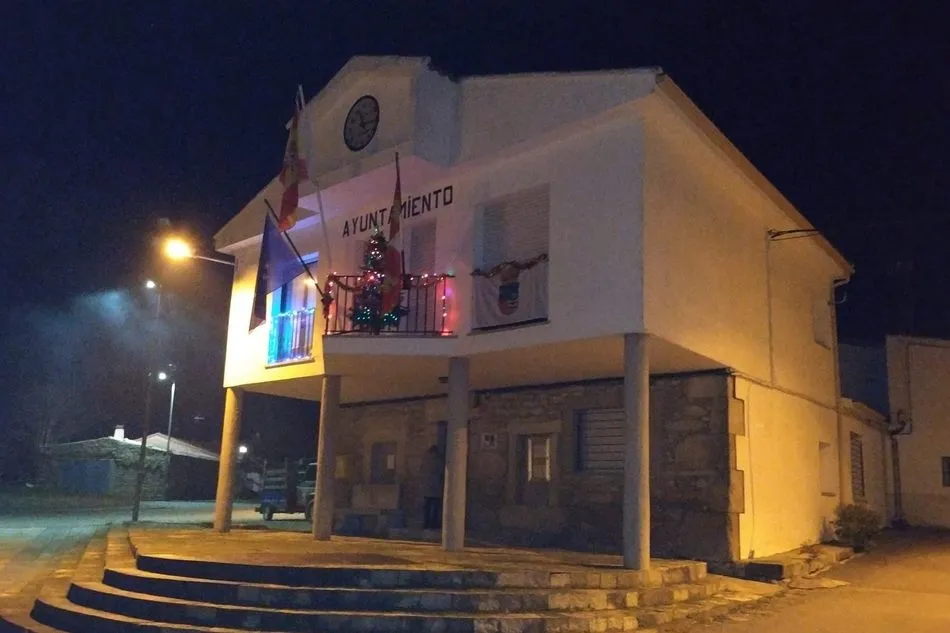 Foto 5 - La Navidad llega a Trabanca de la mano de peque&ntilde;os y mayores  