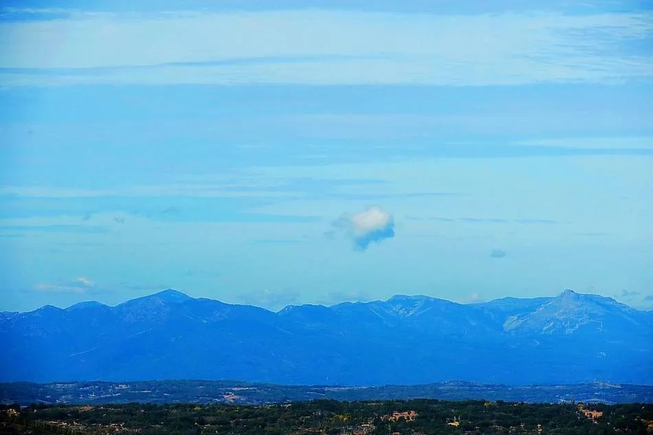 Los cielos despejados y las temperaturas estables predominarán mañana con dos provincias en...