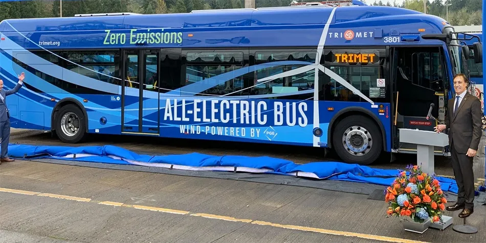 Carlos García Carbayo en la presentación del último modelo de autobús eléctrico de la empresa VoltaBus