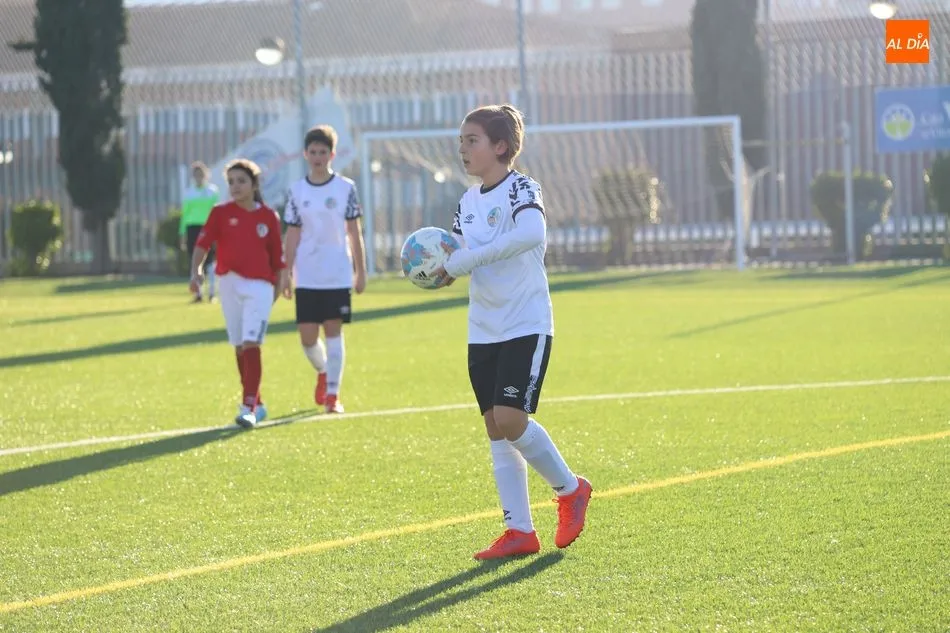 Foto 11 - &Eacute;xito sin paliativos en el torneo solidario del Salamanca UDS Femenino