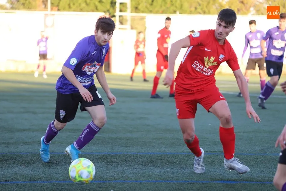 Foto 5 - El Santa Marta no puede doblegar al colista en el San Casto (0-0)