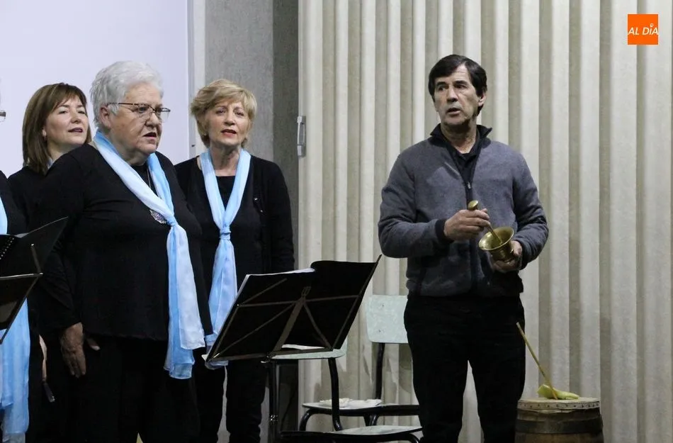 Los villancicos de El Charaíz Redondo animan la Navidad en Villavieja de Yeltes  
