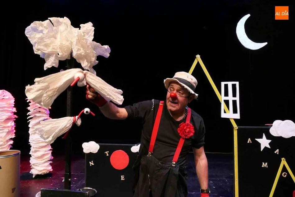 La compañía Marcel Gros presenta mañana en el Liceo de Salamanca la obra familiar...