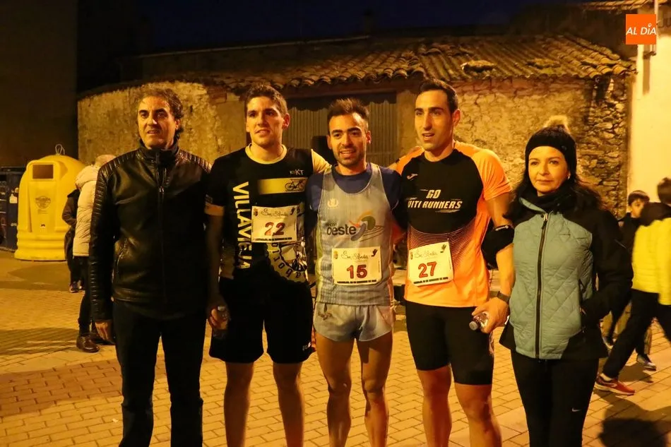 Tres primeros clasificados de la absoluta masculino de 6 kilómetros / REP. GRÁFICO: CORRAL