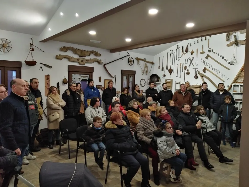 Vecinos asistentes a la inauguración | Fotos: Twitter @elcampodepda