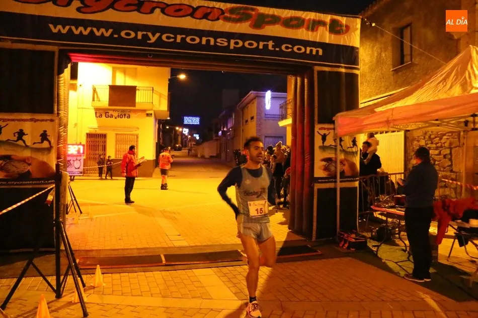 Foto 4 - H&eacute;ctor S&aacute;nchez Casado se adjudica la San Silvestre de Lumbrales  