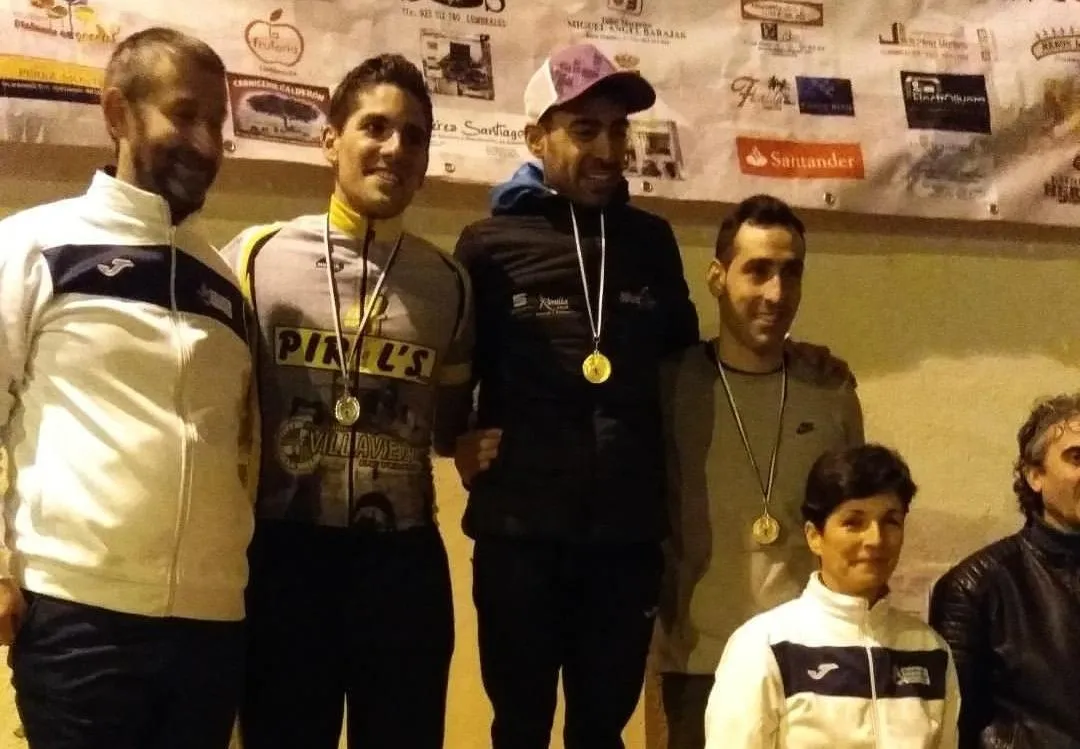 Foto 2 - H&eacute;ctor S&aacute;nchez Casado se adjudica la San Silvestre de Lumbrales  