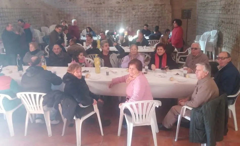 Foto 9 - Personas de todas las edades participan un a&ntilde;o m&aacute;s en la matanza popular de Sancti-Sp&iacute;ritus  