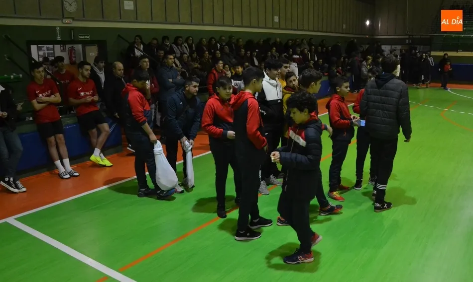Foto 2 - Los representantes del III Columnas y Esalza se coronan como los &uacute;ltimos campeones grupales de...