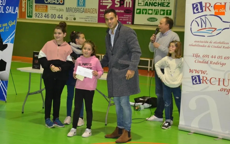 Foto 4 - Los representantes del III Columnas y Esalza se coronan como los &uacute;ltimos campeones grupales de...