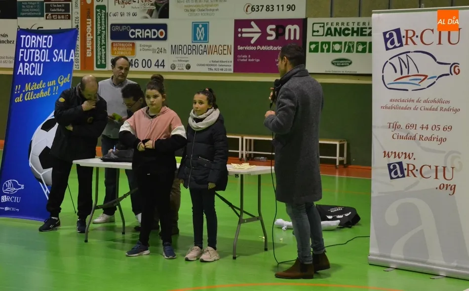 Foto 3 - Los representantes del III Columnas y Esalza se coronan como los &uacute;ltimos campeones grupales de...