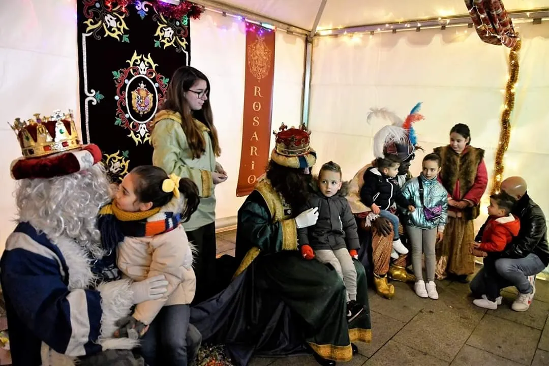 Foto 2 - Las muestras de solidaridad inundan el Festival Ben&eacute;fico &lsquo;Ning&uacute;n Ni&ntilde;o Sin Juguete&rsquo;