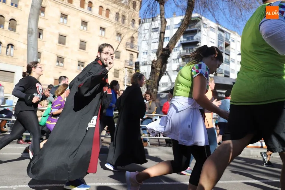 Foto 11 - Los disfraces ponen la guinda a una San Silvestre para el recuerdo