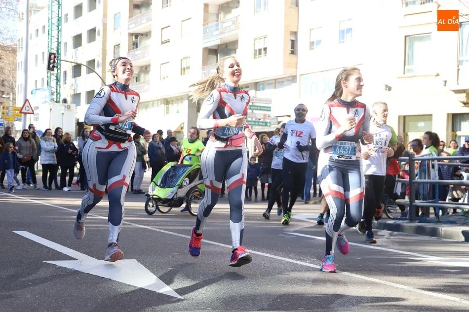Foto 8 - Los disfraces ponen la guinda a una San Silvestre para el recuerdo