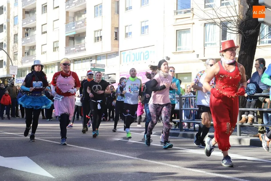 Foto 5 - Los disfraces ponen la guinda a una San Silvestre para el recuerdo