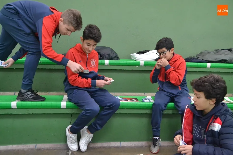 Foto 6 - El III Columnas regresa un lustro despu&eacute;s a los &aacute;lbums de cromos  