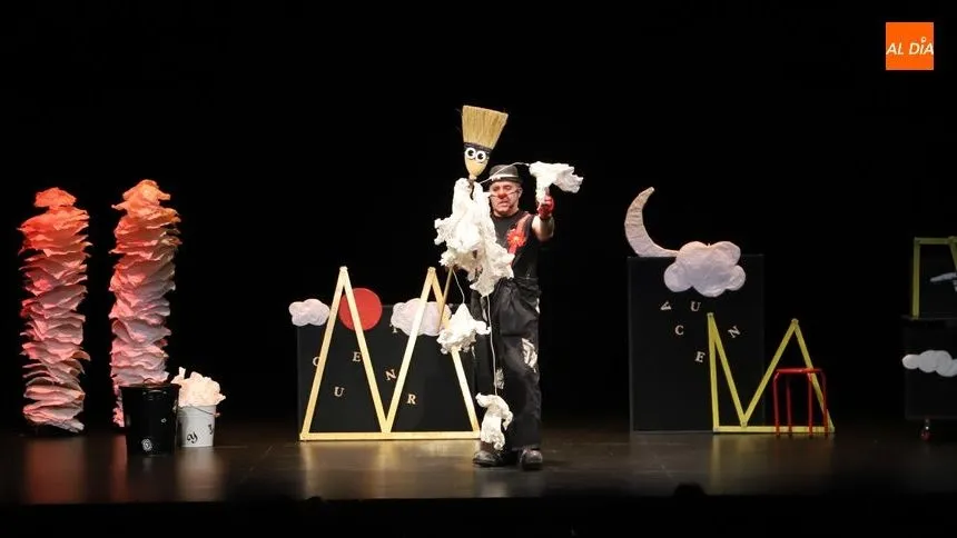 Escena de la obra el Encuentracuentros representada en el Liceo / Lydia González