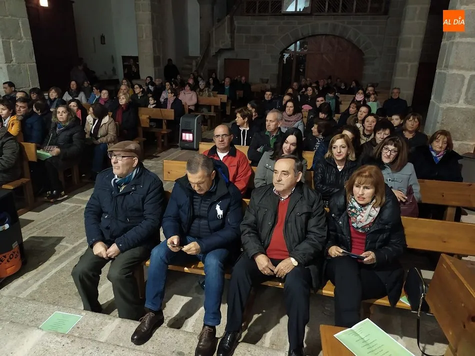 Foto 6 - Los Santos acoge el concierto del coro local en la iglesia de San Bartolom&eacute;