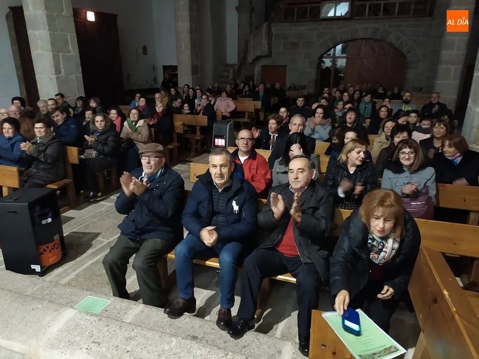 Foto 3 - Los Santos acoge el concierto del coro local en la iglesia de San Bartolom&eacute;