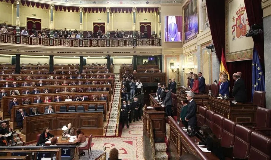 El coste de estas tarjetas depende del uso que se haga de ella, ya que es una ayuda finalista y el Congreso sólo abona los viajes que el parlamentario efectivamente haya realizado