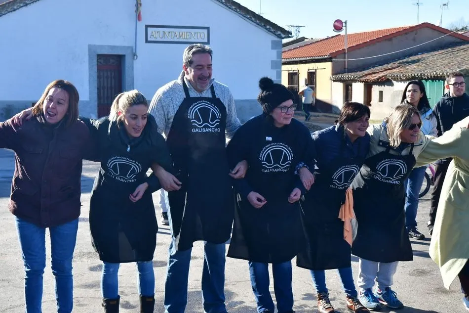 Foto 7 - La Asociaci&oacute;n Cultural &lsquo;El Molino&rsquo; nombra socios de honor a Ra&uacute;l D&iacute;az de Dios y El Mariquelo