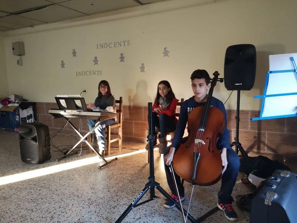 Foto 5 - La Asociaci&oacute;n Cultural &lsquo;El Molino&rsquo; nombra socios de honor a Ra&uacute;l D&iacute;az de Dios y El Mariquelo