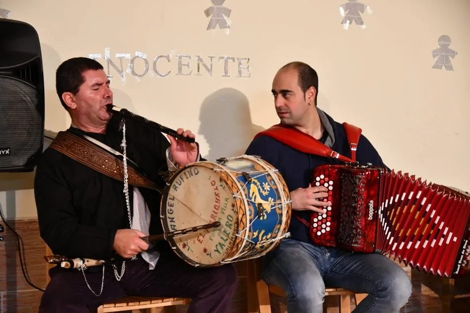 Foto 3 - La Asociaci&oacute;n Cultural &lsquo;El Molino&rsquo; nombra socios de honor a Ra&uacute;l D&iacute;az de Dios y El Mariquelo