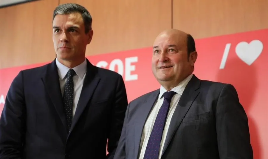 Pedro Sánchez y Andoni Ortuzar, líderes del PSOE y de PNV