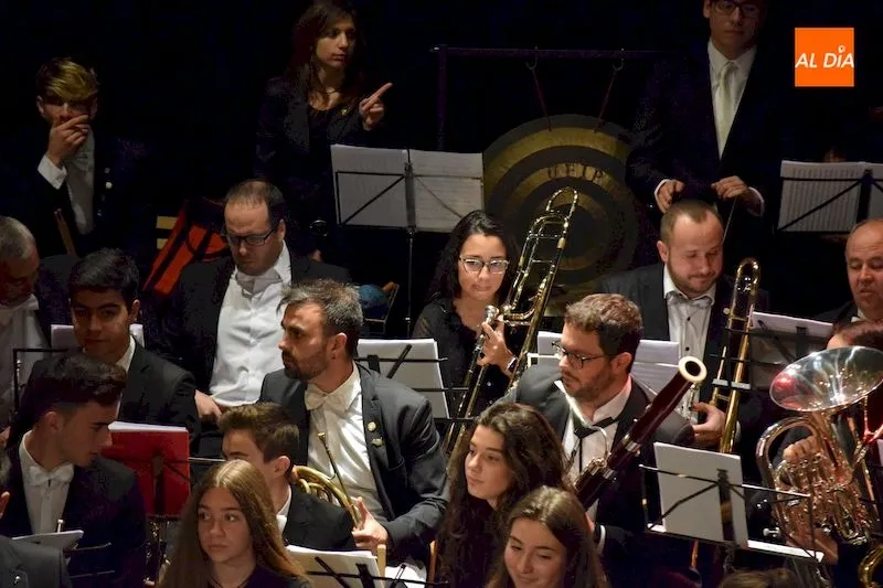 Foto 11 - La Banda de M&uacute;sica emociona en su concierto navide&ntilde;o