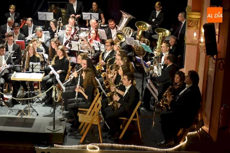 Foto 4 - La Banda de M&uacute;sica emociona en su concierto navide&ntilde;o