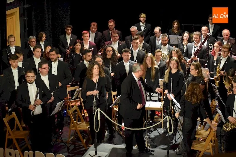 Foto 3 - La Banda de M&uacute;sica emociona en su concierto navide&ntilde;o