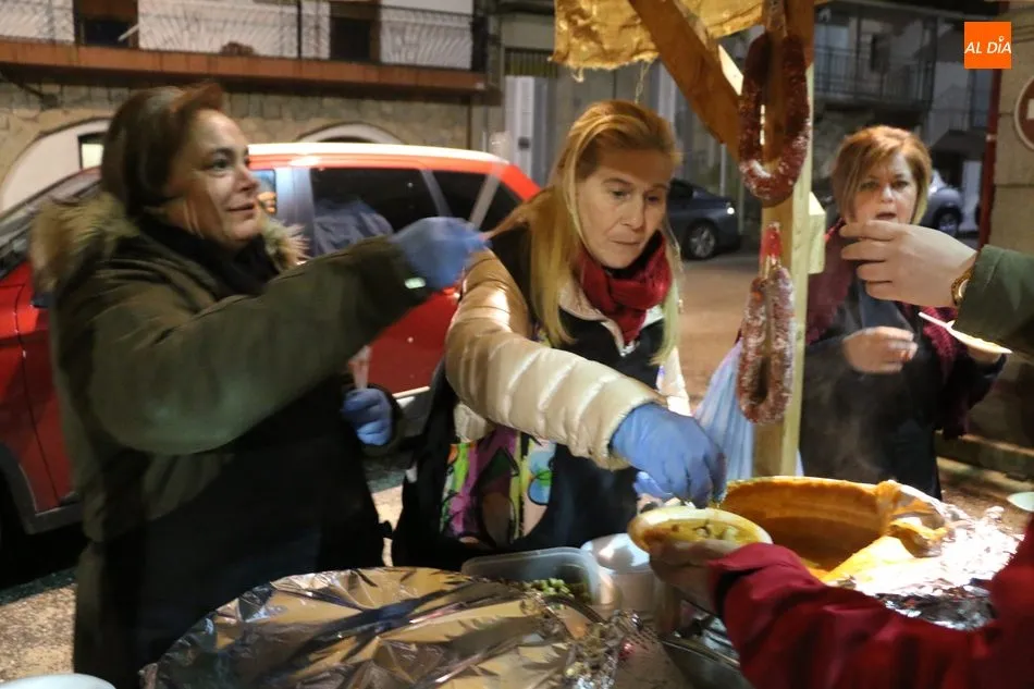 Foto 11 - Peque&ntilde;os y mayores celebran la Navidad en Villarino con un bel&eacute;n viviente  