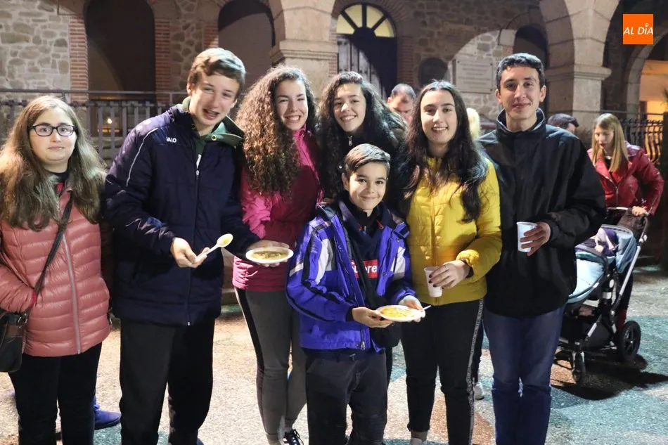 Foto 9 - Peque&ntilde;os y mayores celebran la Navidad en Villarino con un bel&eacute;n viviente  
