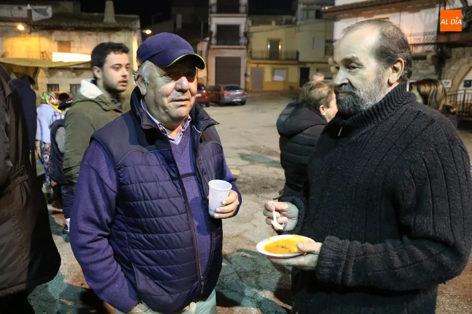 Foto 8 - Peque&ntilde;os y mayores celebran la Navidad en Villarino con un bel&eacute;n viviente  