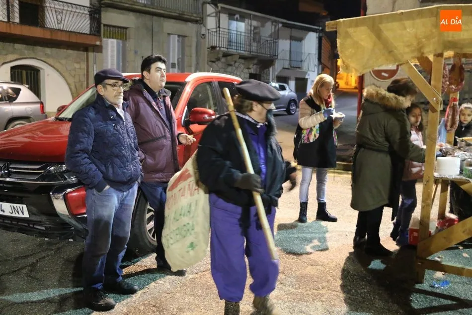 Foto 6 - Peque&ntilde;os y mayores celebran la Navidad en Villarino con un bel&eacute;n viviente  