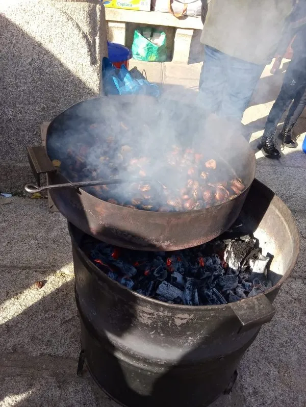 Foto 2 - En Villavieja despiden 2019 con los quintos y el recuerdo al expedicionario Antonio San Juan  