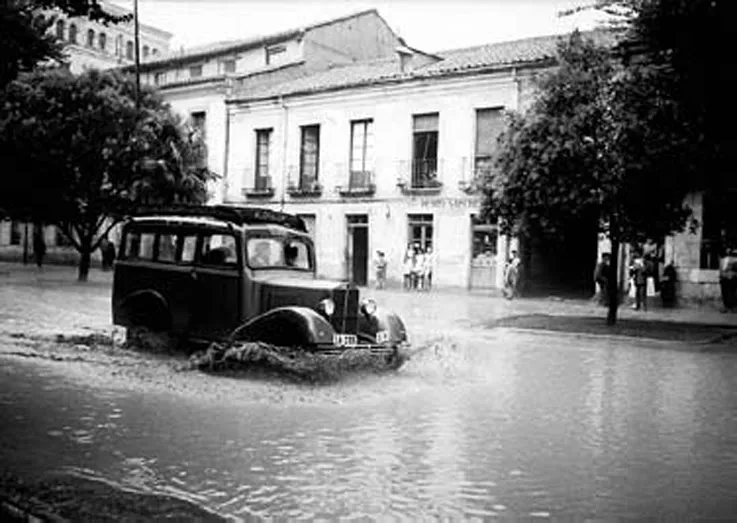Foto 3 - El paseo de Canalejas o la expansi&oacute;n de la ciudad
