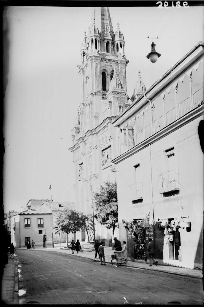 Foto 2 - La iglesia de San Juan de Sahag&uacute;n y su construcci&oacute;n a finales del XIX