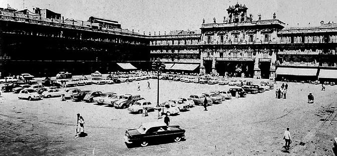 Foto 5 - El tr&aacute;fico en la Plaza Mayor