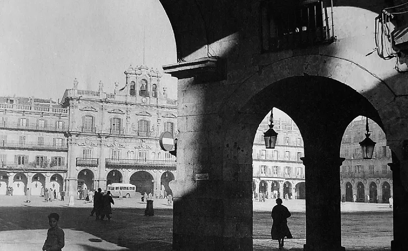 Foto 4 - El tr&aacute;fico en la Plaza Mayor