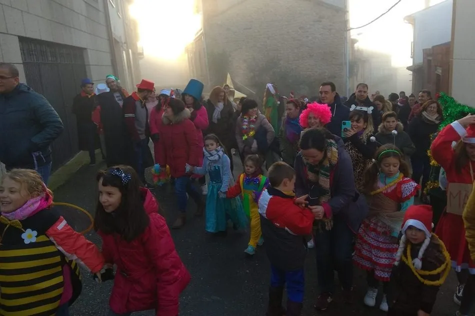 Foto 6 - En Mieza despiden el a&ntilde;o con una divertida San Silvestre por las calles del pueblo