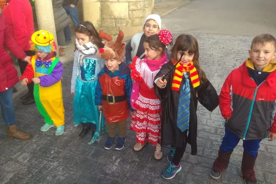 Foto 4 - En Mieza despiden el a&ntilde;o con una divertida San Silvestre por las calles del pueblo