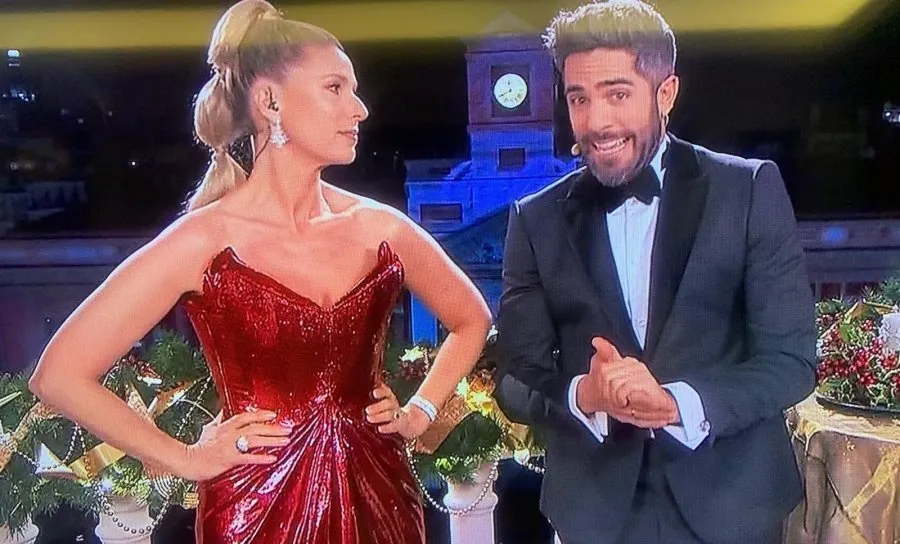 Anne Igartiburu y Roberto Leal en la retransmisión de las Campanadas de RTVE